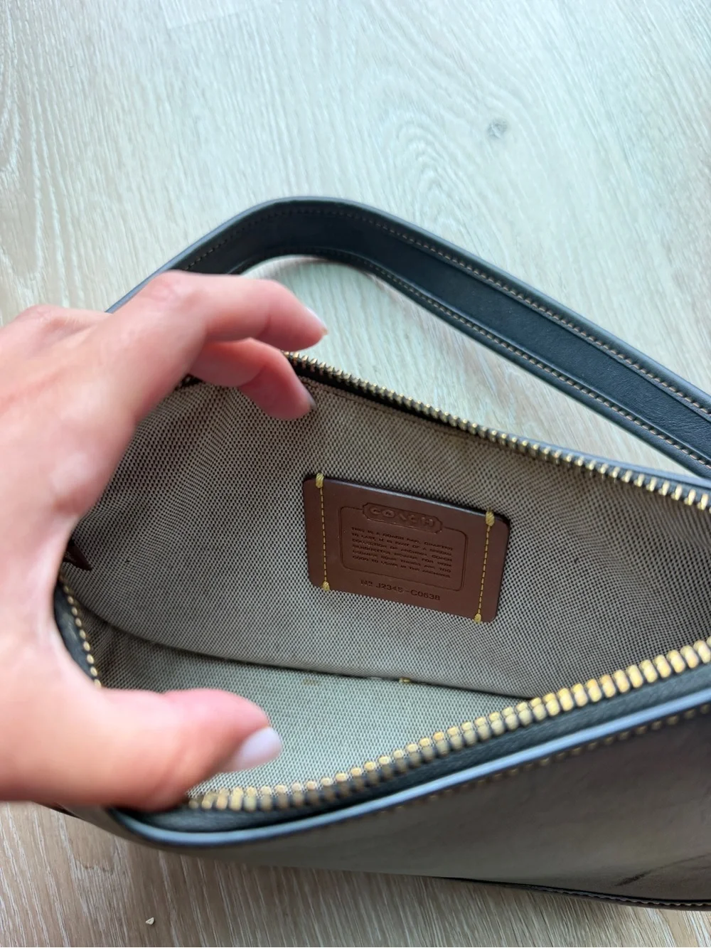Coach Swinger Black Leather Shoulder Bag